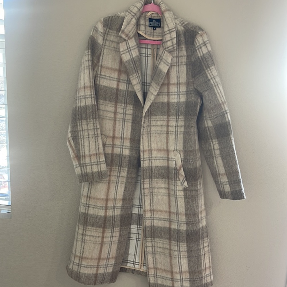 Coat - Picture 3 of 9